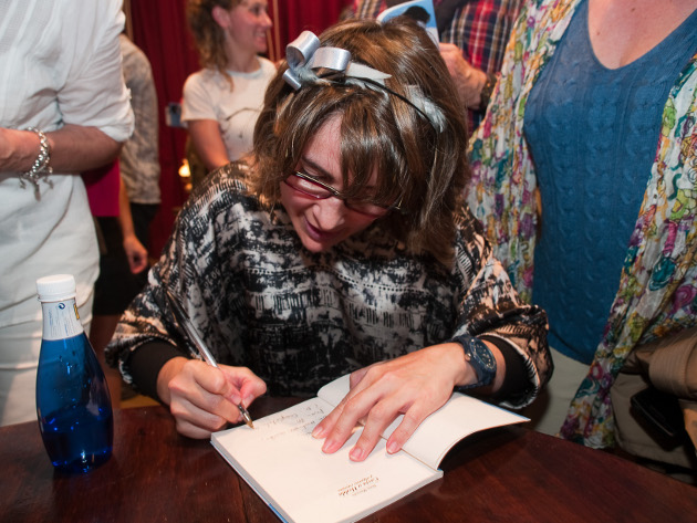 Presentación del libro en BackStage: La firma.